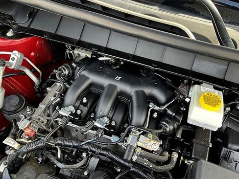 Used 2024 Nissan Pathfinder SV image 29