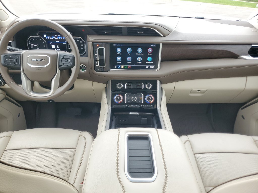 Used 2021 GMC Yukon XL Denali w/ Denali Premium Package AWD/4WD image 31