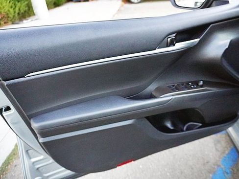 Used 2024 Toyota Camry SE image 21