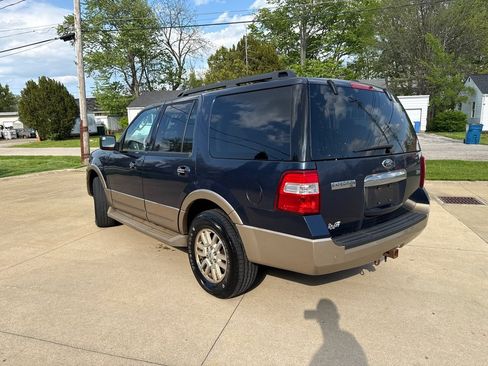 Used 2014 Ford Expedition XLT w/ Equipment Group 202A AWD/4WD image 8