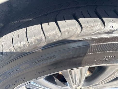 Used 2015 Lincoln MKS w/ Equipment Group 101A FWD image 30