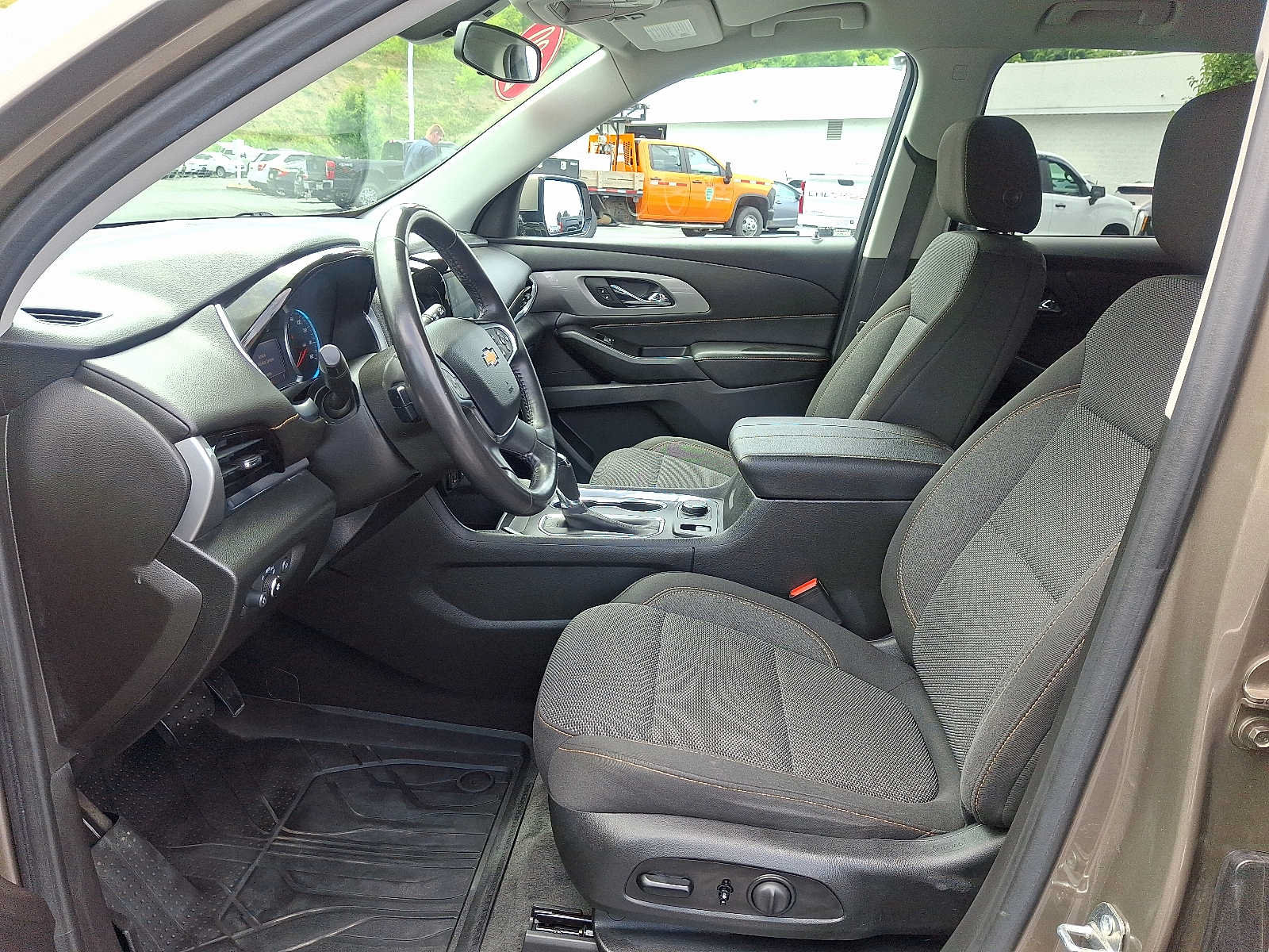 Used 2020 Chevrolet Traverse LT w/ LPO, Floor Liner Package AWD/4WD image 14