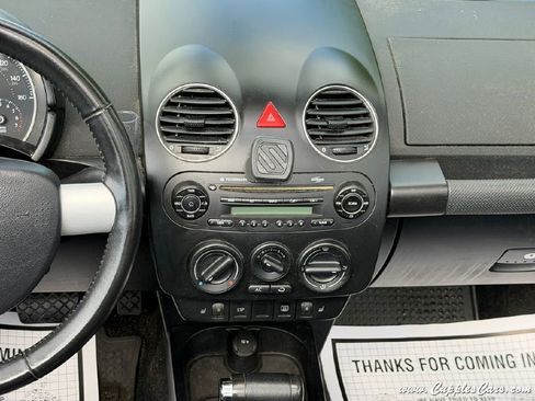 Used 2009 Volkswagen Beetle S FWD image 23