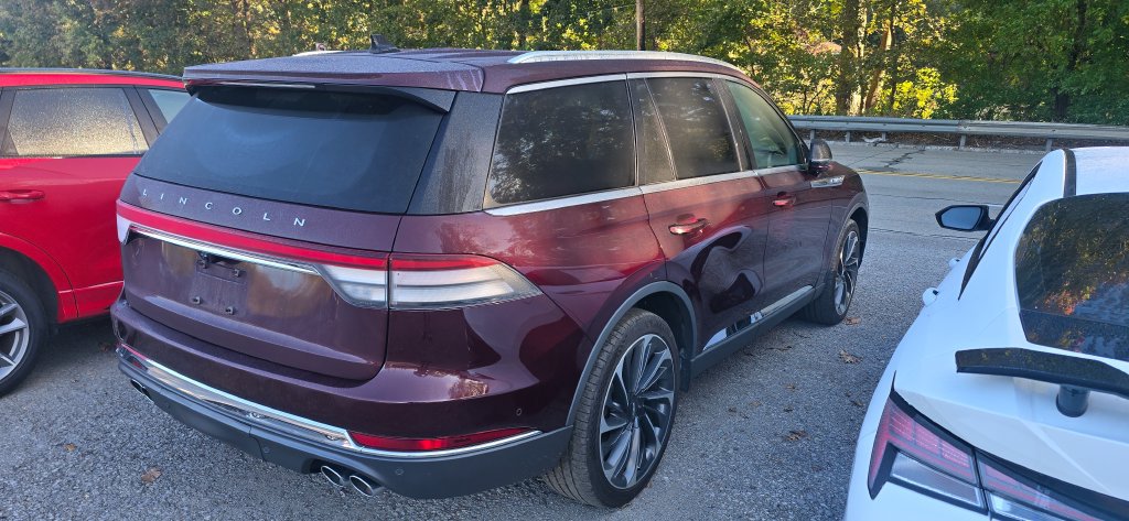 Used 2021 Lincoln Aviator Reserve w/ Equipment Group 202A AWD/4WD image 2