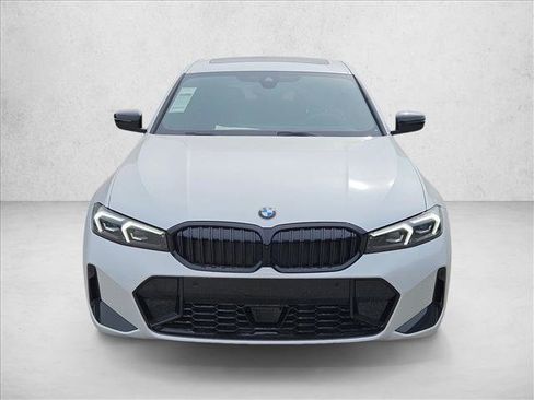 New 2026 BMW 330i Sedan w/ M Sport Package image 5