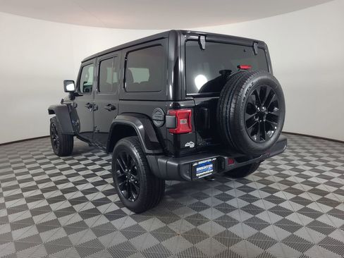 Used 2025 Jeep Wrangler Unlimited Sahara w/ Safety Group AWD/4WD image 5