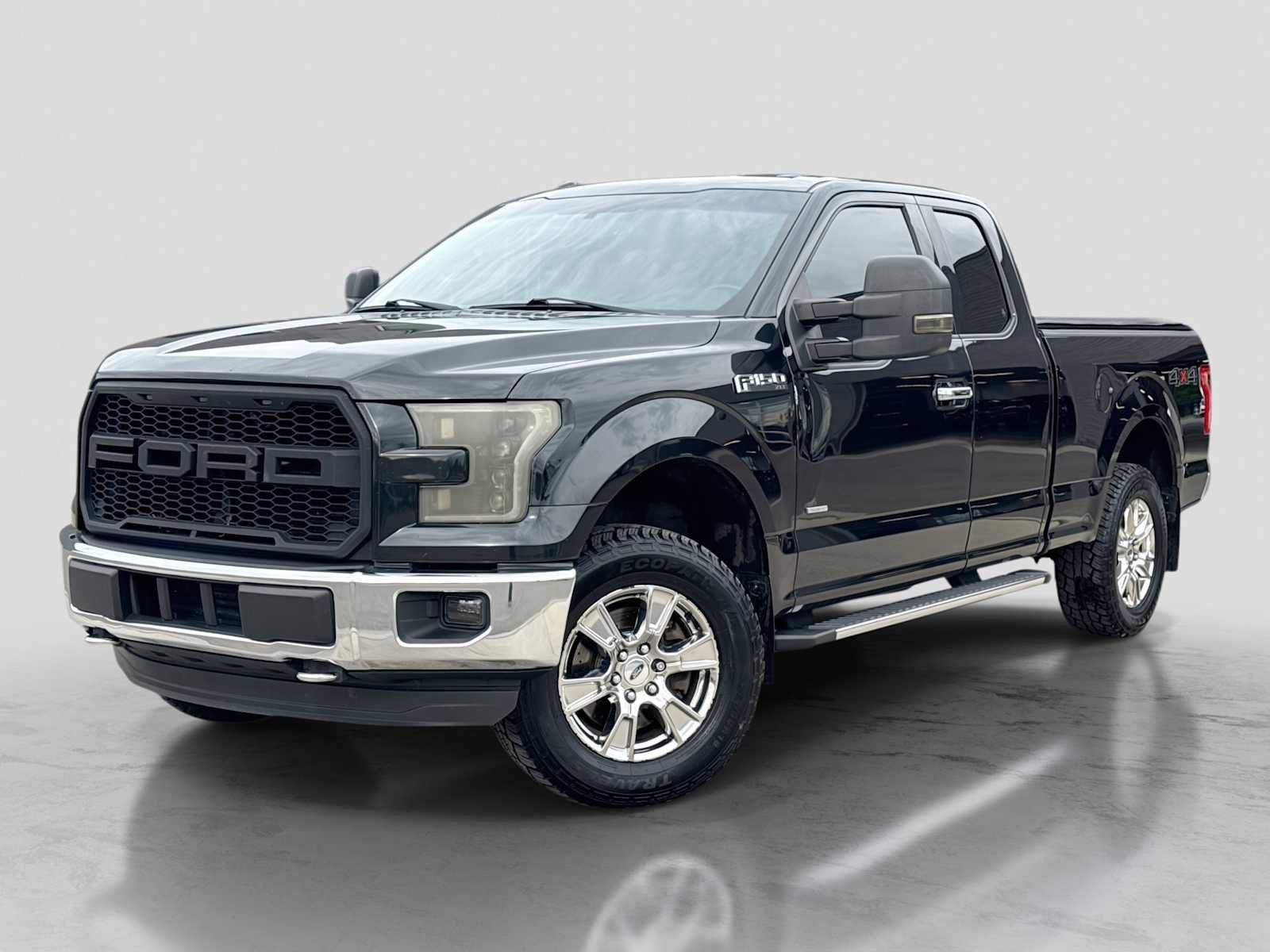Used 2015 Ford F150 XLT w/ Equipment Group 302A Luxury AWD/4WD image 1
