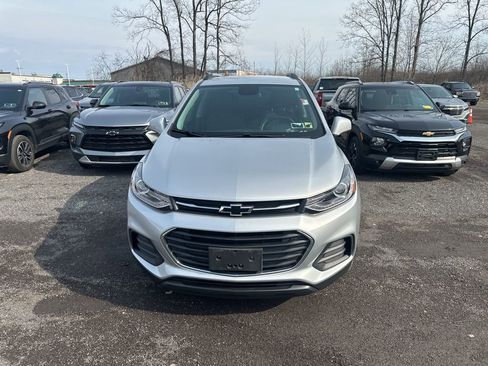 Used 2022 Chevrolet Trax LT w/ Driver Confidence Package image 6