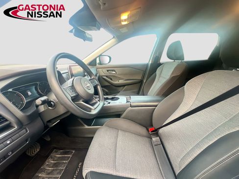 Used 2023 Nissan Rogue SV image 26