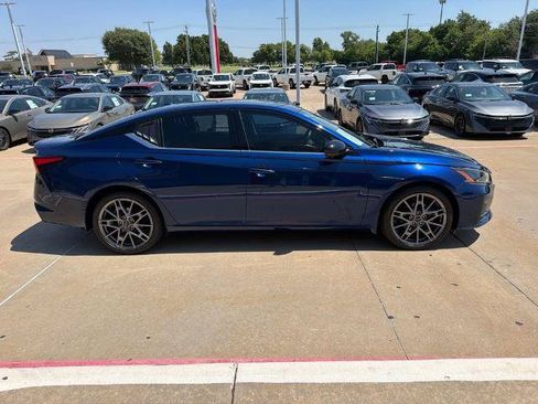 Certified 2024 Nissan Altima 2.0 SR FWD image 6