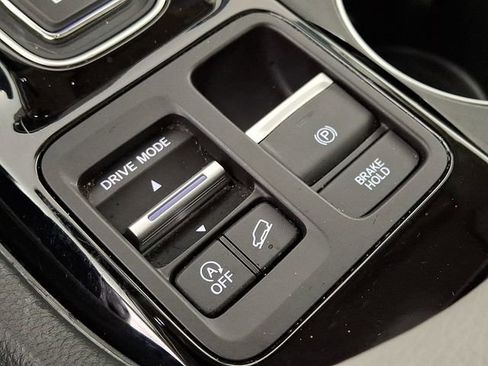 Used 2025 Honda Pilot Touring image 26