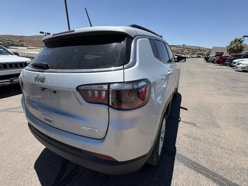 Used 2024 Jeep Compass Latitude AWD/4WD image 5