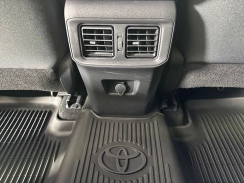 Used 2023 Toyota RAV4 LE AWD/4WD image 13