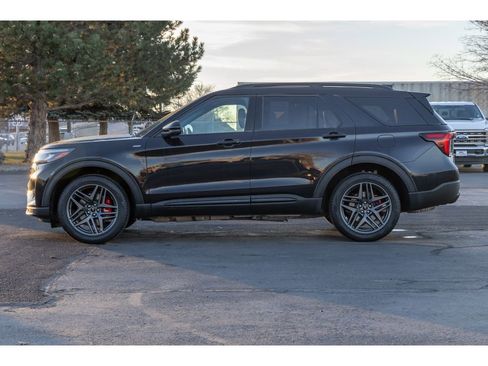 Used 2025 Ford Explorer ST-Line w/ ST-Line Street Pack image 6