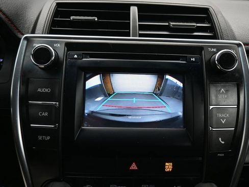 Used 2016 Toyota Camry SE w/ Protection Package (Q2) FWD image 18