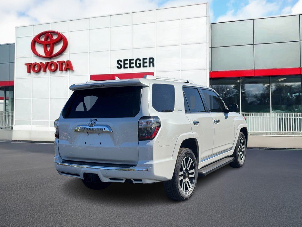 Used 2024 Toyota 4Runner Limited AWD/4WD image 3