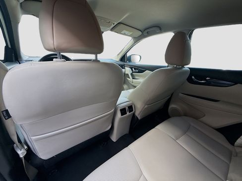 Used 2022 Nissan Rogue Sport SL image 25