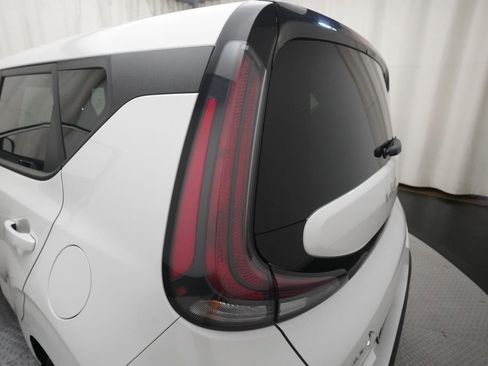Certified 2023 Kia Soul LX w/ LX Technology Package FWD image 30