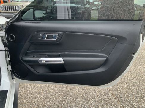 Used 2016 Ford Mustang Coupe RWD image 36