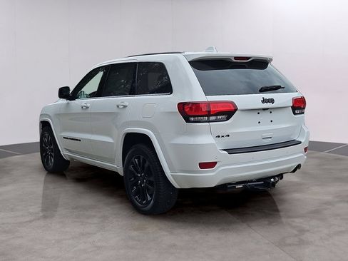 Used 2022 Jeep Grand Cherokee Laredo X AWD/4WD image 6