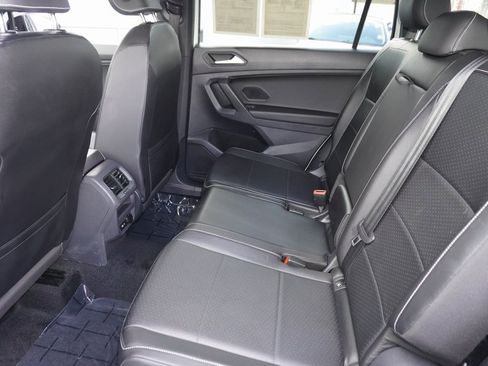 Used 2021 Volkswagen Tiguan SE R-Line image 11