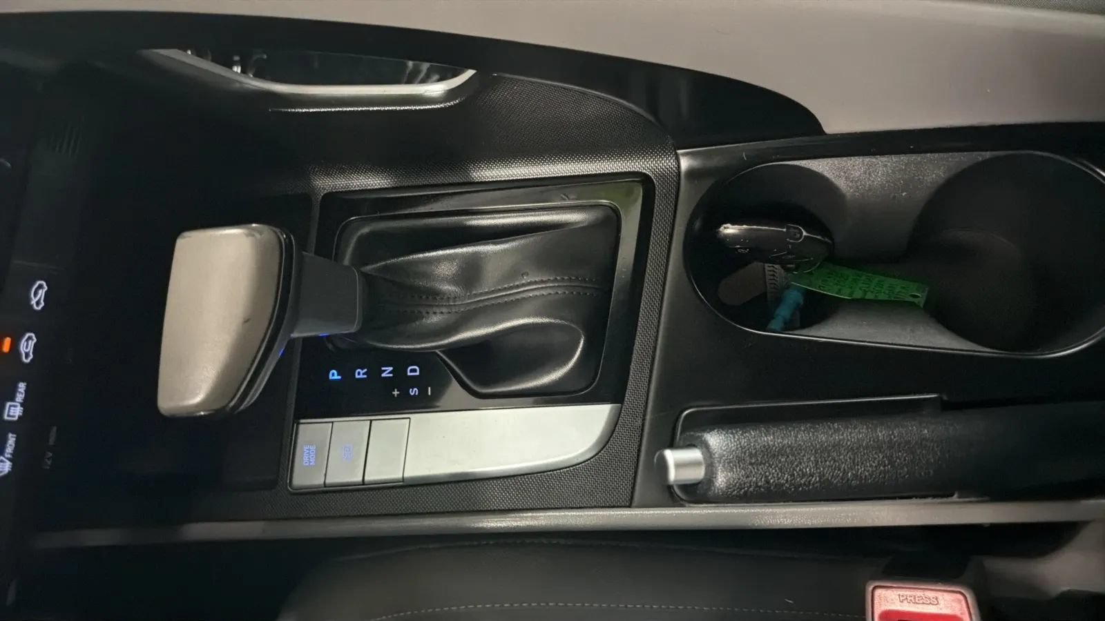 Used 2025 Hyundai Elantra Sport FWD image 12