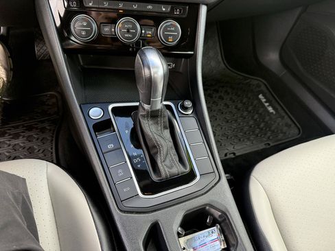 Used 2019 Volkswagen Jetta R-Line FWD image 33