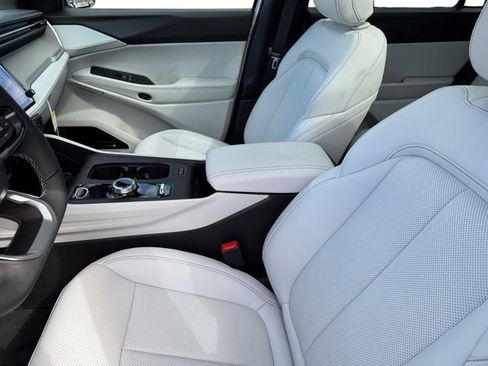 New 2026 Jeep Cherokee Limited image 12