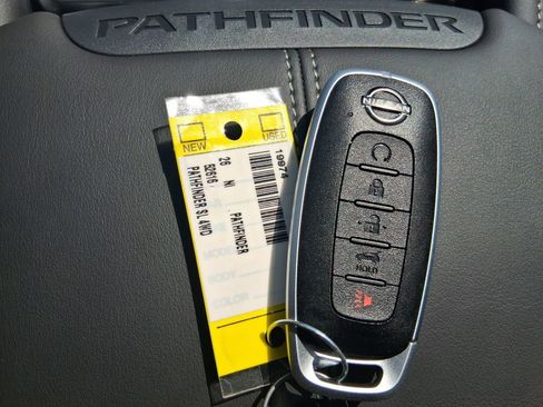 New 2026 Nissan Pathfinder SL AWD/4WD image 37