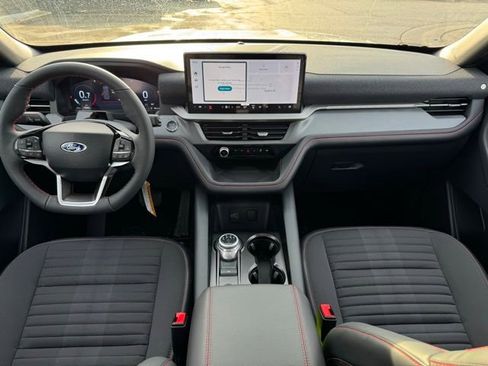 New 2026 Ford Explorer ST-Line w/ ST-Line Street Pack image 7