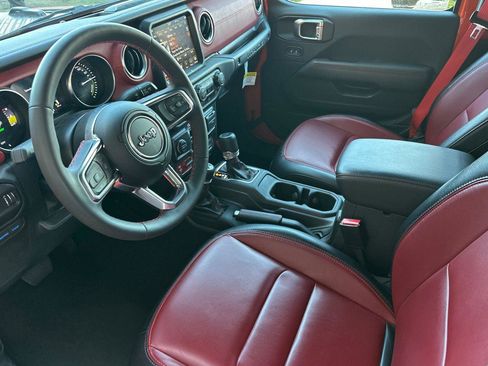 Used 2023 Jeep Wrangler Unlimited Rubicon 4xe image 9