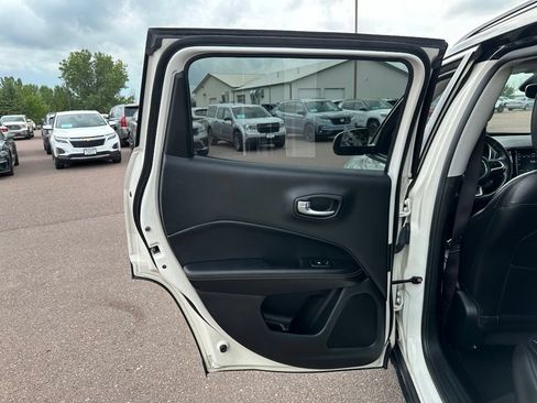 Used 2019 Jeep Compass Limited AWD/4WD image 21