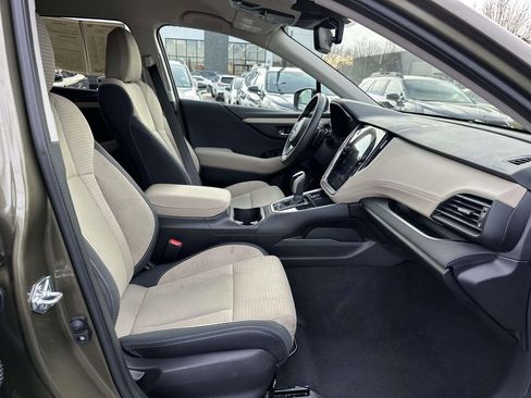 Used 2025 Subaru Outback Premium image 12