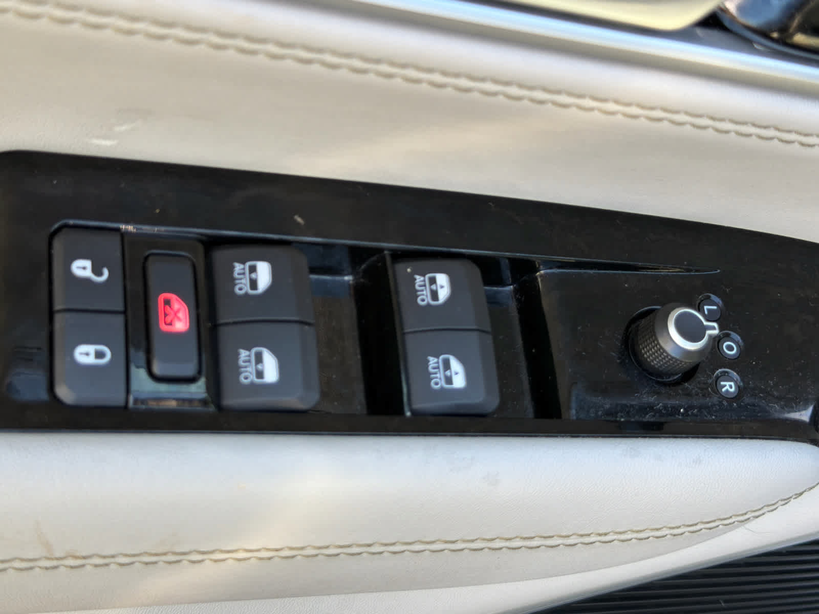Used 2022 Jeep Wagoneer Series II AWD/4WD image 25