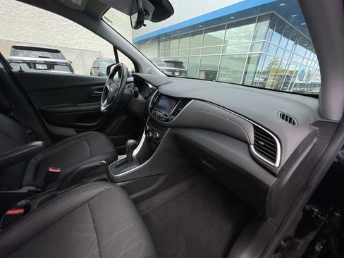 Certified 2022 Chevrolet Trax LT w/ LT Convenience Package AWD/4WD image 26