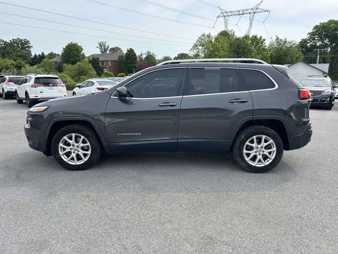 Used 2016 Jeep Cherokee Latitude AWD/4WD image 6