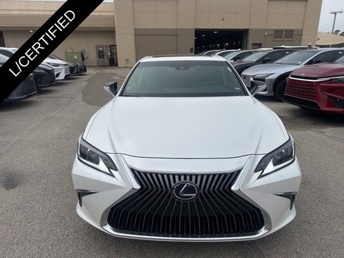 Used 2020 Lexus ES 300h 300h w/ Premium Package image 2