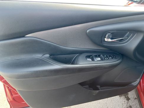 Used 2019 Nissan Murano S image 7