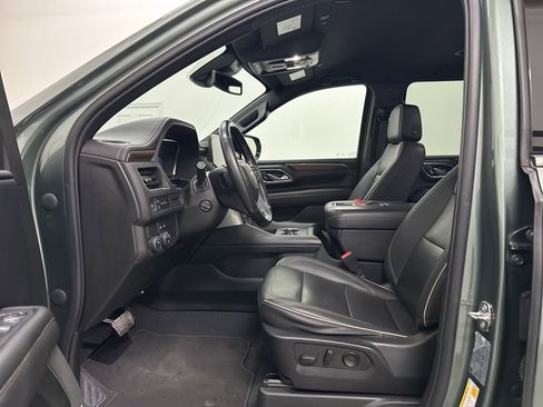 Used 2023 Chevrolet Suburban Premier image 25