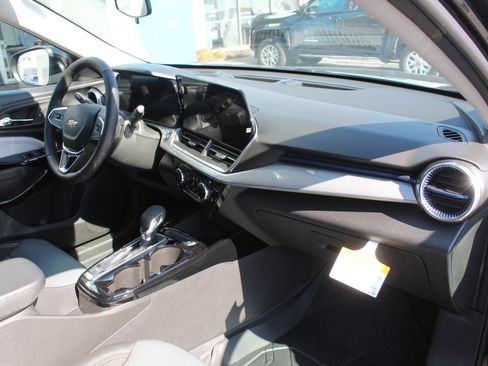 New 2026 Chevrolet Trax LT w/ Driver Confidence Package image 14