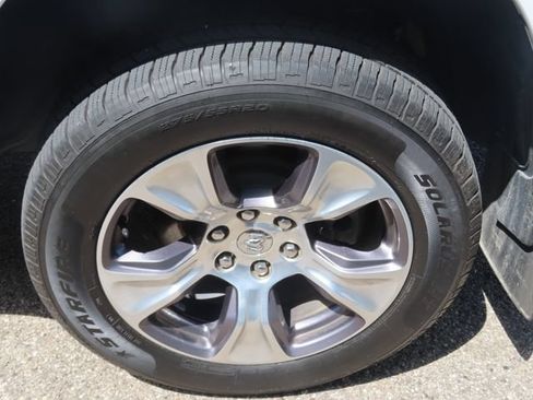 Used 2024 RAM 1500 Laramie AWD/4WD image 18
