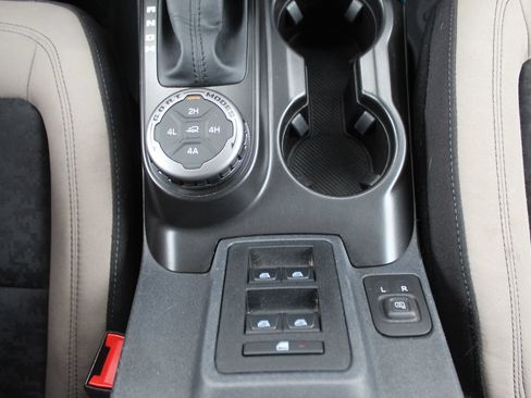 Used 2023 Ford Bronco Wildtrak AWD/4WD image 30