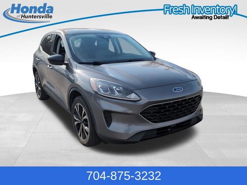 Used 2021 Ford Escape SE w/ SE Sport Appearance Package image 1