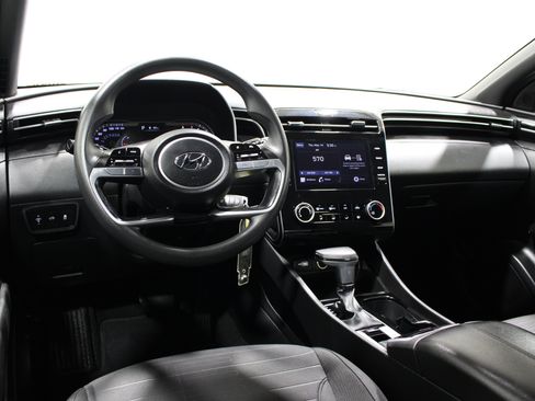 Used 2022 Hyundai Santa Cruz SE AWD/4WD image 2