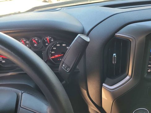 Used 2024 Chevrolet Silverado 1500 Custom image 17