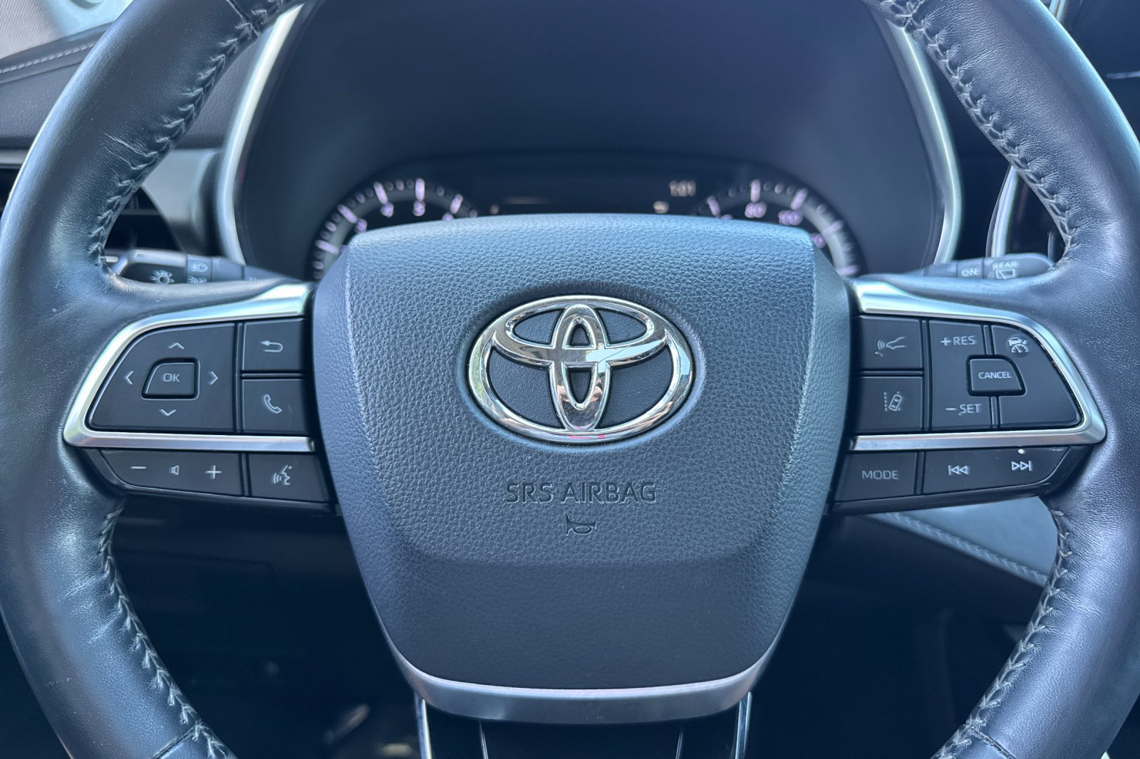 Used 2020 Toyota Highlander Limited AWD/4WD image 25