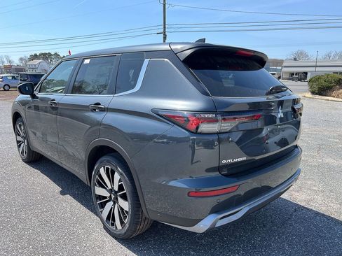 New 2026 Mitsubishi Outlander SE image 3