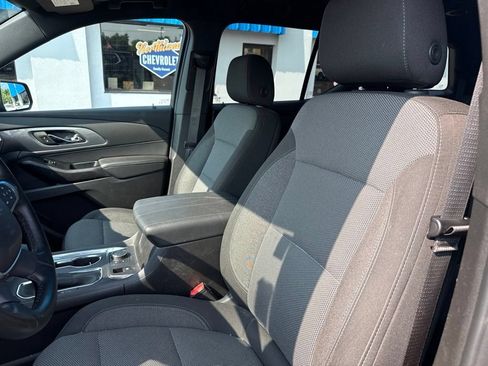 Used 2023 Chevrolet Traverse LT w/ Rear Camera Mirror Package AWD/4WD image 30