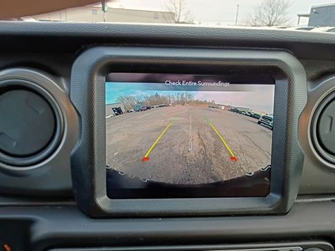 Used 2023 Jeep Wrangler Unlimited w/ Cold Weather Group AWD/4WD image 22