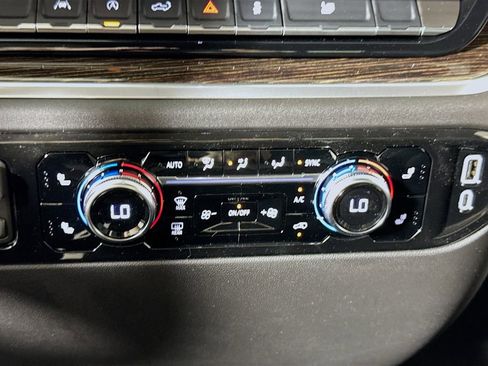 New 2026 GMC Sierra 1500 SLE w/ Preferred Package image 10